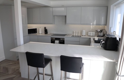 Aylesbury Casa | Amora Stays, Luxury 3 bedroom home, in the heart of Aylesbury.