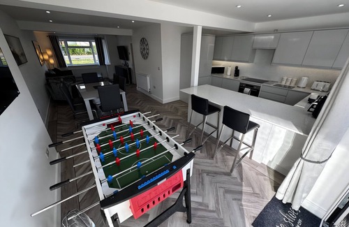 Aylesbury Casa | Amora Stays, Luxury 3 bedroom home, in the heart of Aylesbury.