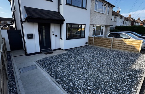 Aylesbury Casa | Amora Stays, Luxury 3 bedroom home, in the heart of Aylesbury.