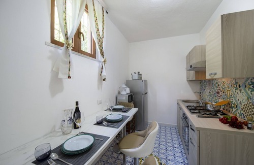 Liparlati Chalet De Esquí | AMORE RENTALS - Casa Barbera A with Sea View and Air Conditioning