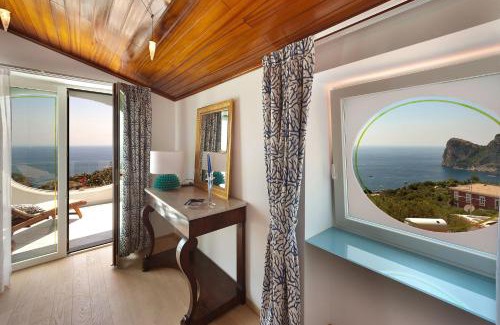 Marina del Cantone Villa | Amore Rentals - Villa Ariadne