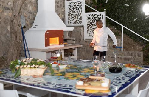 Marina del Cantone Villa | AMORE RENTALS - Villa Iside