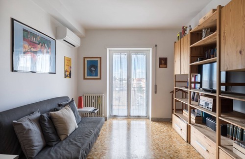 Quartiere XXI Pietralata Apartamento | Amoretti Apartment, 6 people, 3 bedrooms, 2 bathrooms, Wi-Fi, Metro B Monti Tiburtini