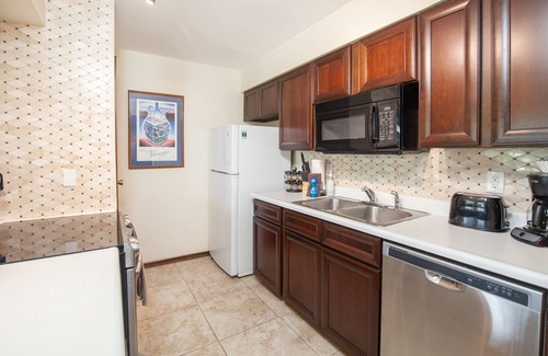 Dillon Condominio | Amphitheater | Lake View, Pool-Hot Tub