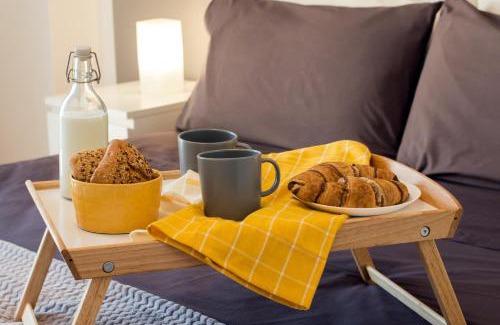 Ex Campo d'Aviazione Apartamento | Ampio, elegante apt con aria condizionata e bici gratis