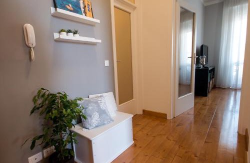 Ex Campo d'Aviazione Apartamento | Ampio, elegante apt con aria condizionata e bici gratis