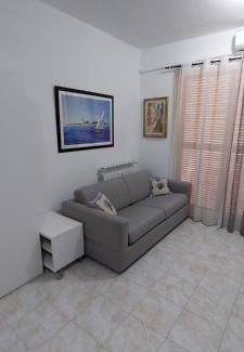 Latte Apartamento | Ampio monolocale con terrazzo - a 2 passi dal mare