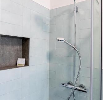 Caprino Veronese Apartamento | Ampio monolocale con piscina