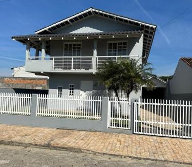 Meia Praia Casa | Ampla casa com 5 quartos e vista para o mar