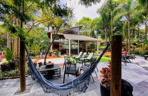 Carapicuiba Casa | Ampla casa em meio à natureza