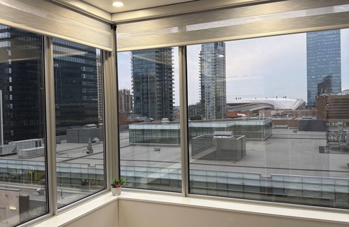 Downtown Edmonton Apartamento | Ample 2-Bedroom with City Views Downtown