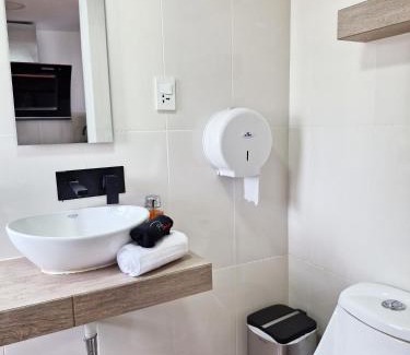 Zona 7 Apartamento | Amplia, Moderna y Elegante Cerca Tikal Futura y Miraflores H8