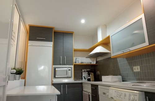 Talavera de la Reina Condominio | "La Alameda Jardines del Prado": Amplio alojamiento con terraza, Ascensor y A.A.
