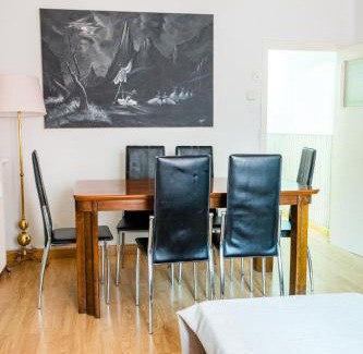 Arapiles Apartamento | Amplio apartamento en Chamberí by beBalmy