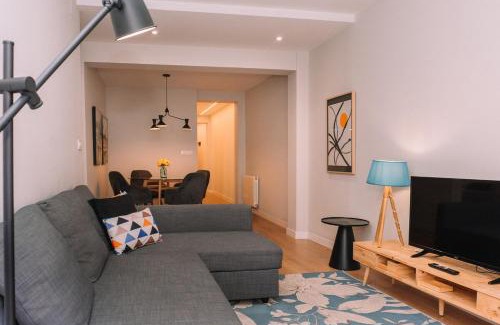 Santiago de Vigo Apartamento | Amplio con luz y encanto by CABANA Rentals