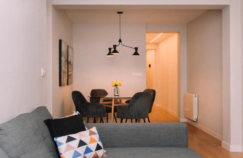Santiago de Vigo Apartamento | Amplio con luz y encanto by CABANA Rentals