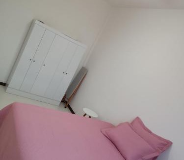 Dois de Julho Apartamento | Amplo 2 quartos, vista mar.