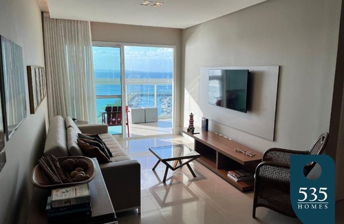 Dois de Julho Apartamento | Amplo Quarto e Sala Vista Baía de Todos os Santos