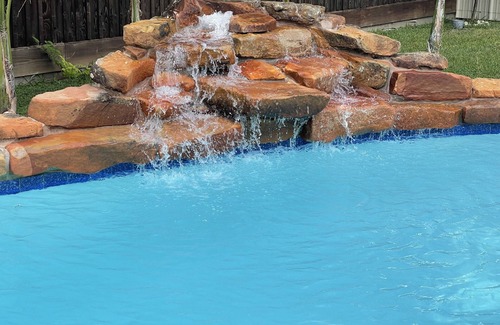 Humble Casa | AMPM mini-mansion - near IAH Airport