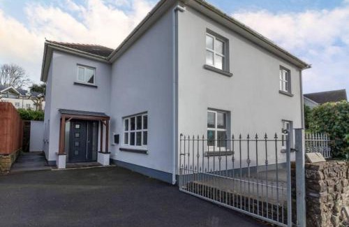 Amroth Casa | Amroth Holiday home with Sea views