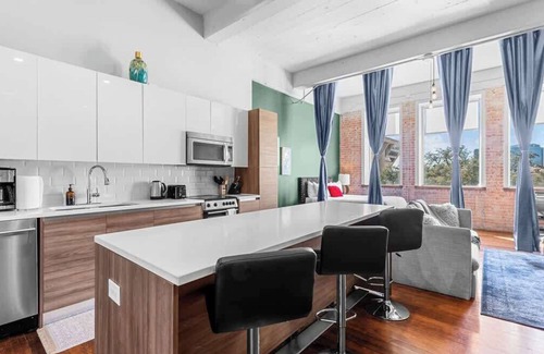 Cedars Apartamento | Amyfinehouse | Breakfast + Valet + Near Convention
