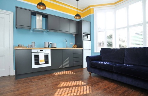 Cheltenham Cabaña | An apartment that sleeps 2 guests in 1 bedroom