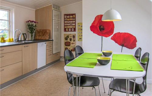 Gudhjem Apartamento | An Awesome Apartment In Gudhjem With 2 Bedrooms And Wifi