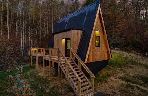 Sevierville Casa | An Escape to the Forest, A Smoky Mountain A-Frame Cabin, Couple's Romantic Get-away!