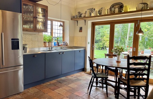 Ash Casa | Una exquisita casa de campo Tudor restaurada con amor, con 7 habitaciones, 6 baños / duchas, con capacidad para 14 personas en beauti