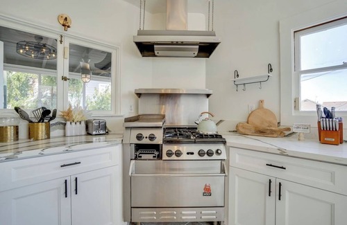Upland Casa | An Exquisite Vintage Rare Historical Ranch House!