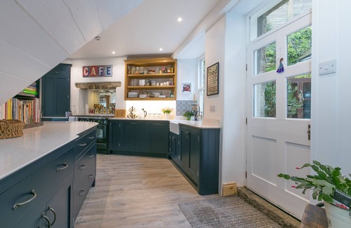 Marazion Casa | An immaculate three-storey Victorian house in Marazion, with private terrace, BBQ, parking and amazi