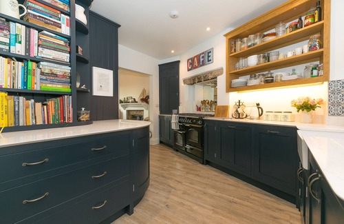 Marazion Casa | An immaculate three-storey Victorian house in Marazion, with private terrace, BBQ, parking and amazi