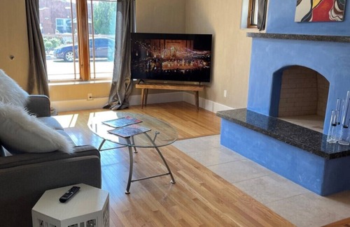 Downtown Albuquerque Casa | An Instant Classic: Indie-Styled DWNTWN Albuquerque House