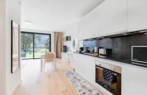Claro Apartamento | Un oasis de paz en la naturaleza (Cassiopea Residenza Ticino)