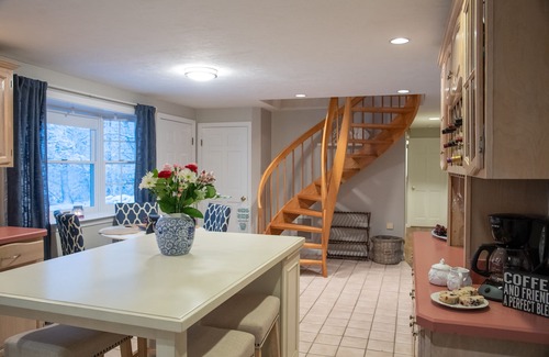 Osterville Casa | An Osterville Gem!!Very close to town and beach!