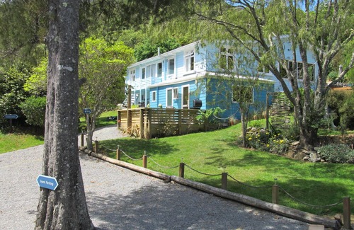 Anakiwa Casa | Anakiwa 401 Guest Wing beachfront home sleeps 4, Marlborough Sounds