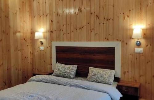Kharsali Hotel | Anand-Ganga Yoga Guesthouse
