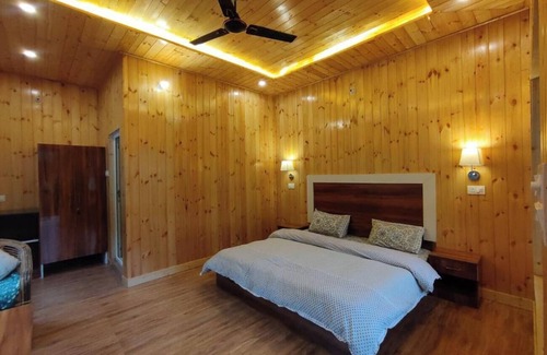 Kharsali Hotel | Anand-Ganga Yoga Guesthouse