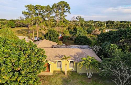 Lake Worth Casa | Ananda Farmhouse and Retreat.