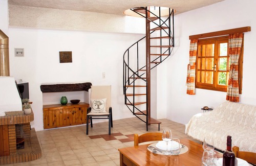 Strovles Casa | Anastasia Country Home