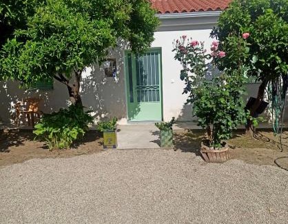 Amaliada Casa | Anastasia, downtown village house