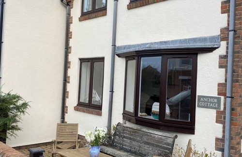 Seaview Cabaña | Anchor Cottage holiday home by the sea, pet friendly, minutes walk to beach