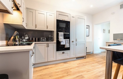 Weymouth Cabaña | Anchor House