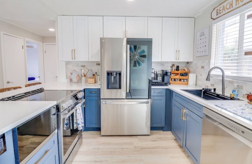 New Smyrna Beach Casa | Anchor Inn Paradise - Pet Friendly Beach Home!