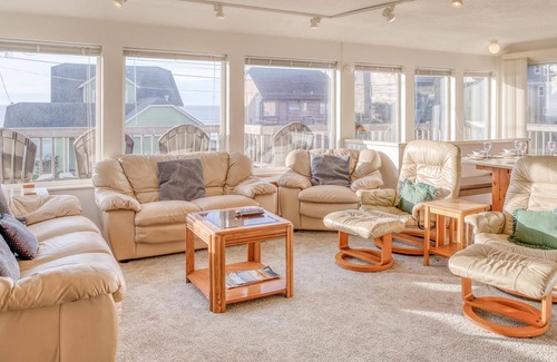 Nelscott Casa | Anchor View