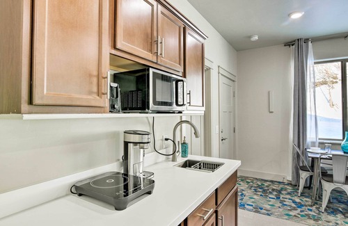 Hillside East Apartamento | ¡NUEVO! Pacífica Anchorage Escape ~ 14 millas al centro