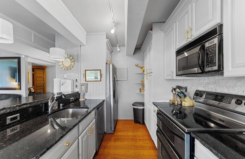 Dillon Apartamento | Anchorage West Condos Building 10, Unit #105