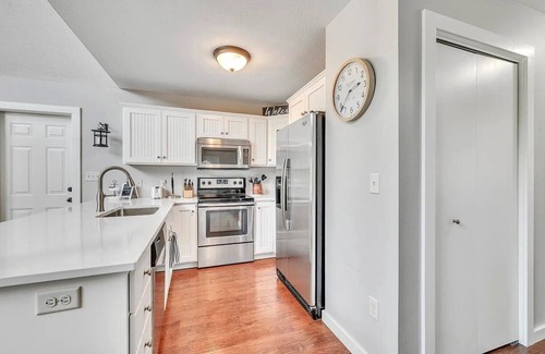 Arnolds Park Cabina | Anchors Away Getaway: Clean, sleeps 10, family fun, waterpark, fully stocked!