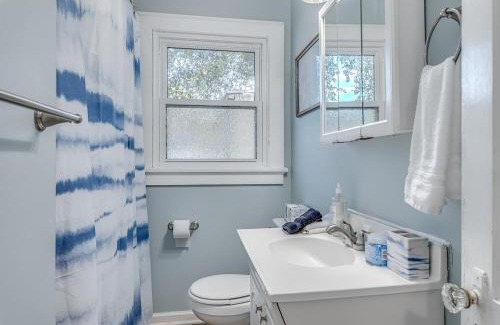 North Charleston Casa | Anchors Away in Park Circle with King Suite