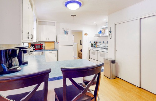 Gordonville Casa | Anchors Away @ Lake Texoma | House in Pottsboro with large yard & full kitchen